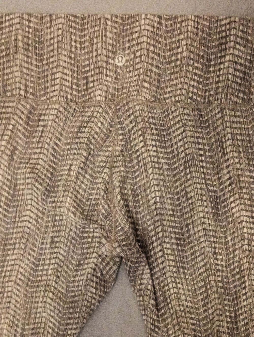 Lululemon High-Rise Patterned Leggings - Grey & White